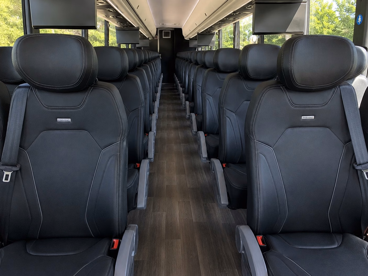 choosing the right bus size for your peoria wedding guest list
