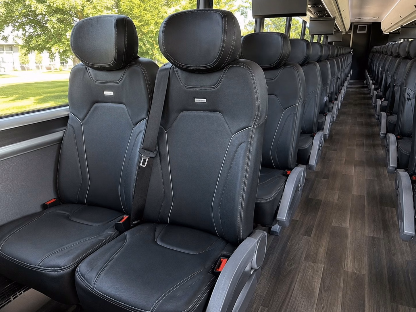 shuttle your guests between hotels and wedding venues across peoria without the stress